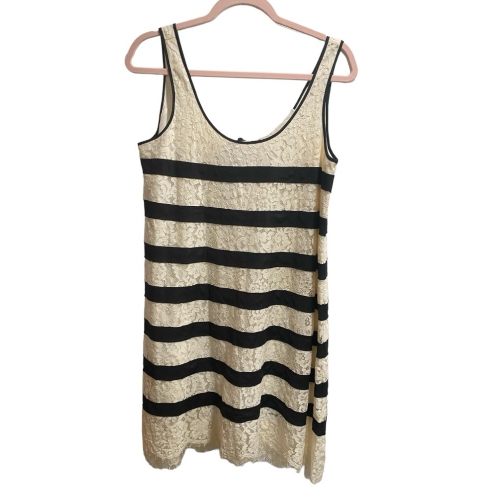 BCBG Maxazria Dress size Small, Antique white and black, Lace NWOT‎